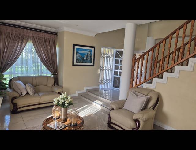 6 BEDROOM HOUSE FOR SALE IN SOMERSET PARK